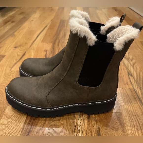 Portland Boot Company Chelsea Boots - Picture 2 of 7